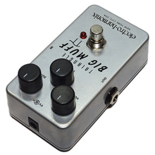 Lataa kuva Galleria-katseluun, Electro-Harmonix Triangle Big Muff Pi Reissue
